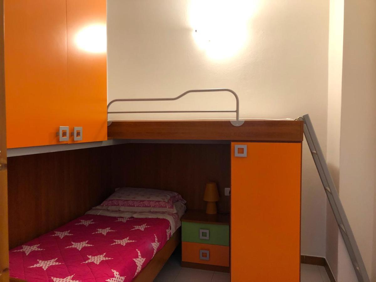 Apartment Arianna 150Mt From Beach 카스텔사르도 외부 사진